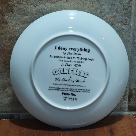 Danbury Mint Decorative Plate A Day With Garfield I Deny Everything 1978  Jim Da - Picture 4 of 12
